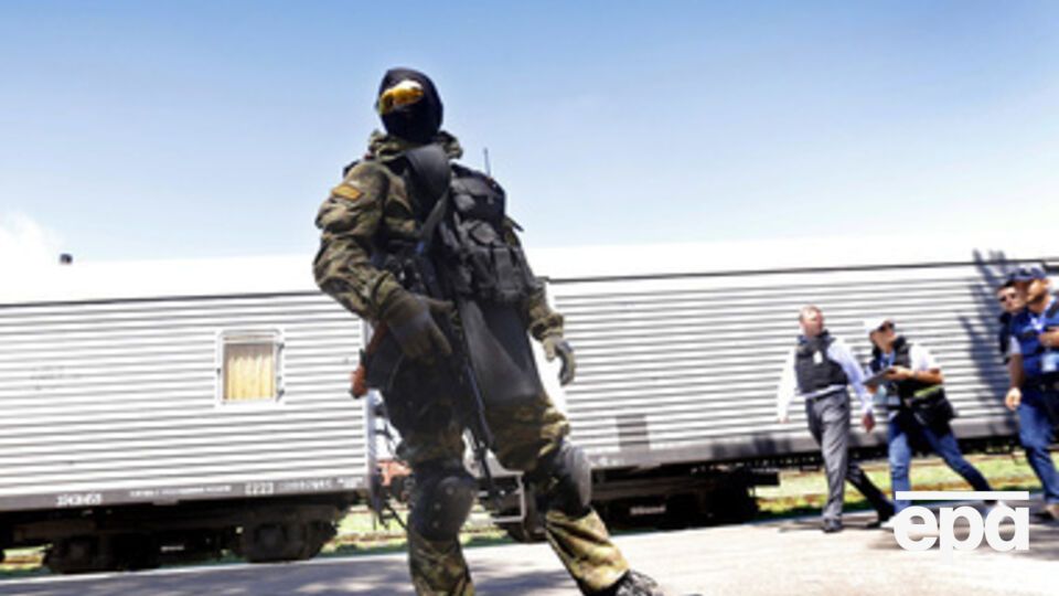 Боевики не выпускают вагон-рефрижератор из Тореза