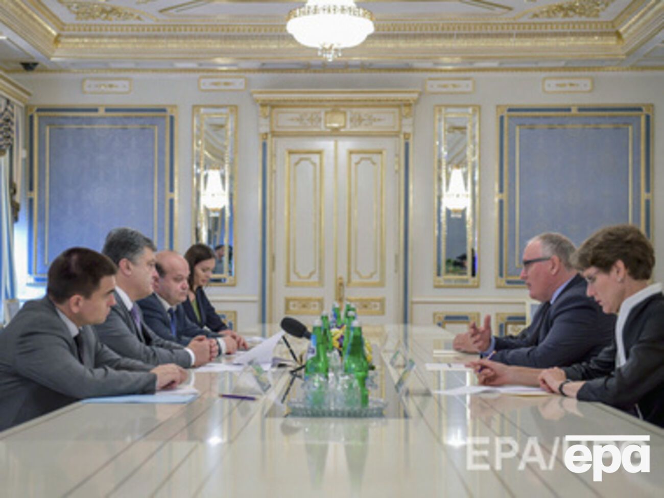 Петр Порошенко&nbsp;приказал&nbsp;прекратить АТО в радиусе 40 км от места катастрофы Boeing 777