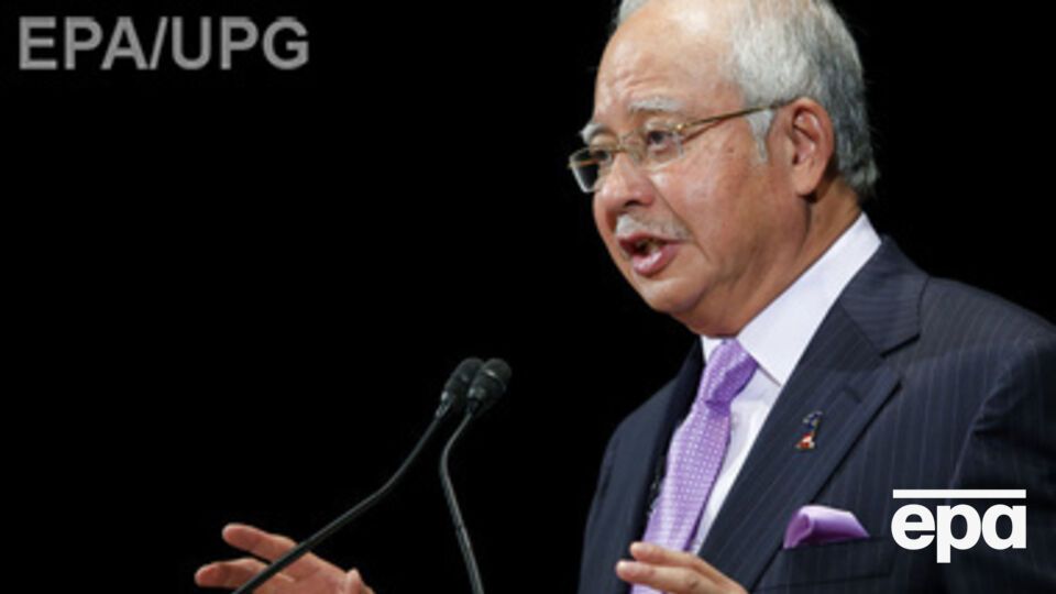 Сегодня премьер Малайзии Наджиб Тун Разак по телефону поговорили с одним из лидеров донецких боевиков, гражданином России Александром Бородаем