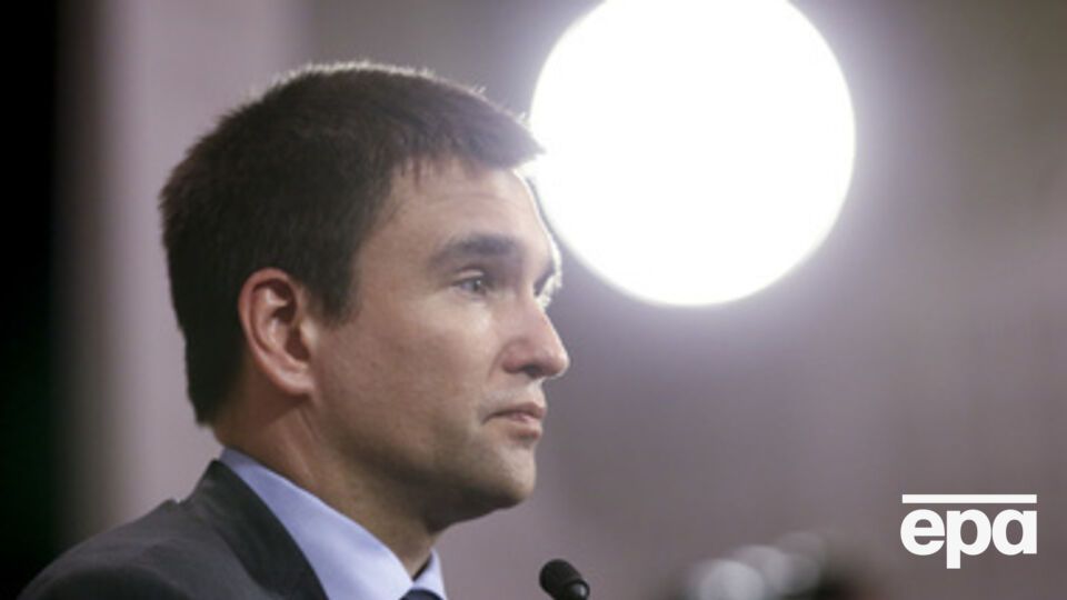 Климкин заявил, что Украина не может оставить без защиты своих граждан в России