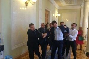Левченко не дали провести брифинг для журналистов