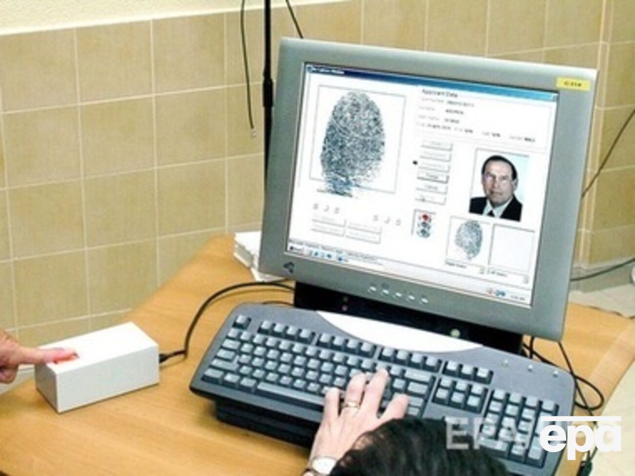 Биометрические паспорта начнут выдавать с 2015 года