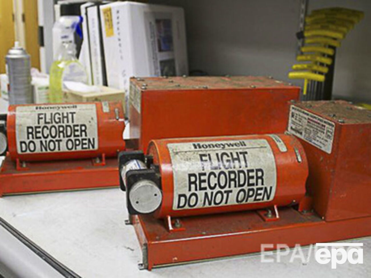 Ранее вооруженные боевики передали самописцы представителям Малайзии