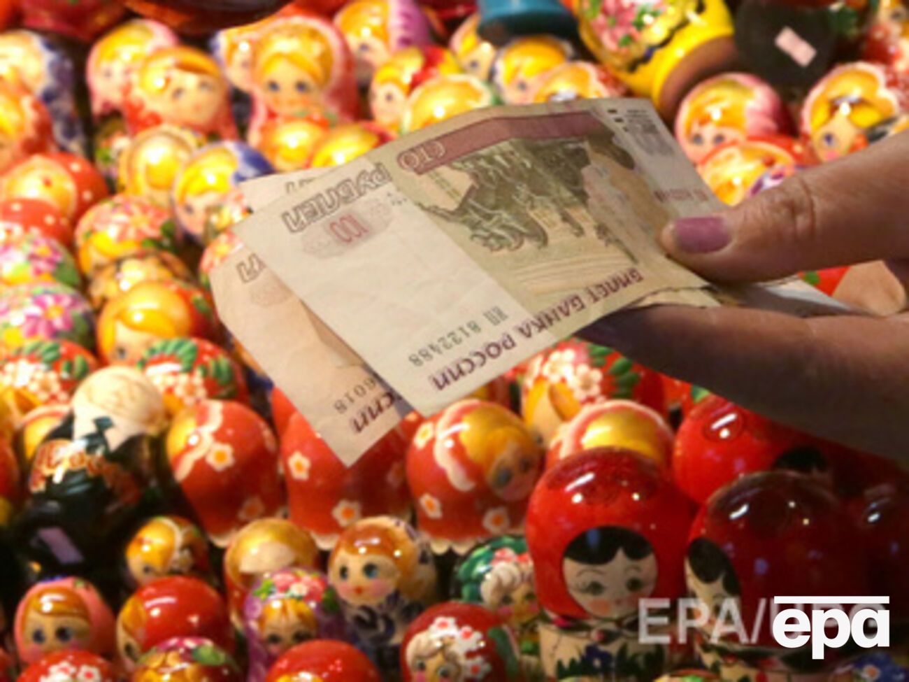 Бизнесмены не могут платить более высокие зарплаты из-за&nbsp;&nbsp;"нарушенных экономических связей" полуострова, заявил "власти" Крыма