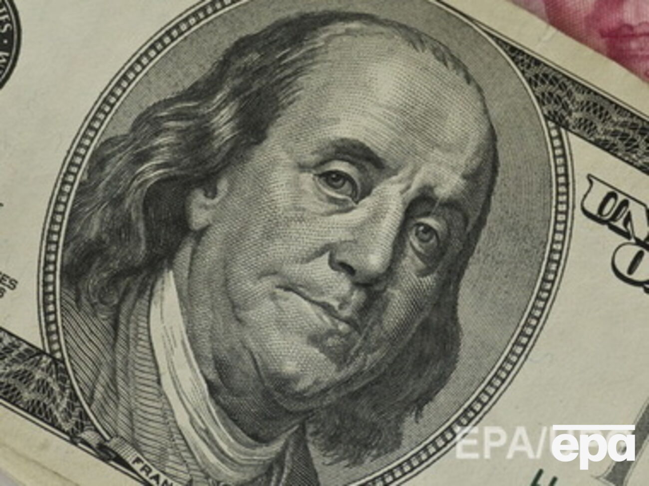 В последнее время доллар колеблется в узких рамках