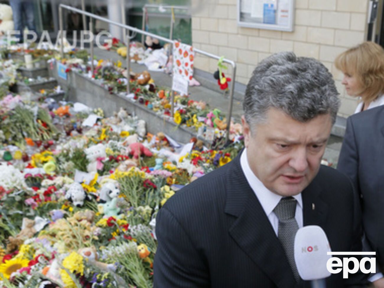 Порошенко: Боевики продолжают сбивать самолеты