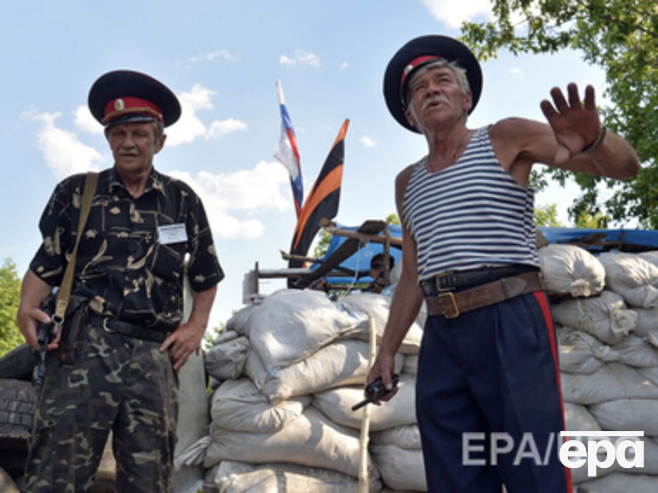Один из блокпостов пророссийских казаков возле Луганска