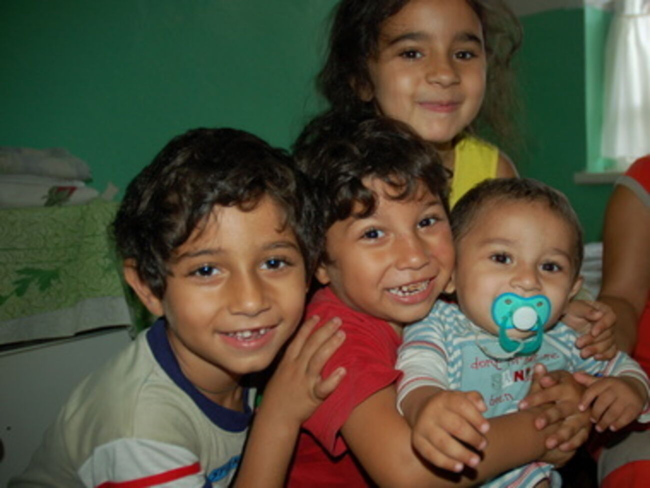 &ndash;&nbsp;Мы уедем. Вы не волнуйтесь.
&ndash; Я не волнуюсь, правда.
&ndash; Неправда. Вы все волнуетесь. Думаете, что мы неблагоприятные. Поэтому наш народ и гоняют.&nbsp;