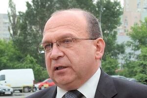 Владимир Гунчик --- заслуженный машиностроитель Украины