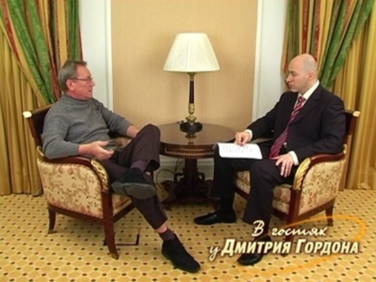 Сергей Шакуров: Поклонницы сейчас аккуратнее стали – вручают цветочек или букетик, а в нем номер телефона: позвони!