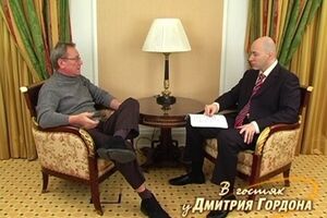 Сергей Шакуров: Поклонницы сейчас аккуратнее стали – вручают цветочек или букетик, а в нем номер телефона: позвони!