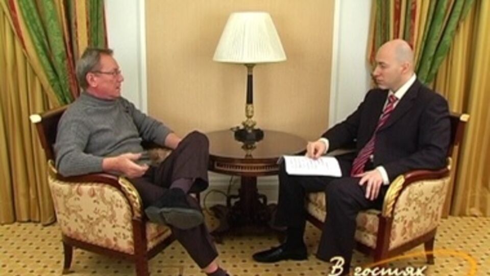 Сергей Шакуров: Поклонницы сейчас аккуратнее стали – вручают цветочек или букетик, а в нем номер телефона: позвони!