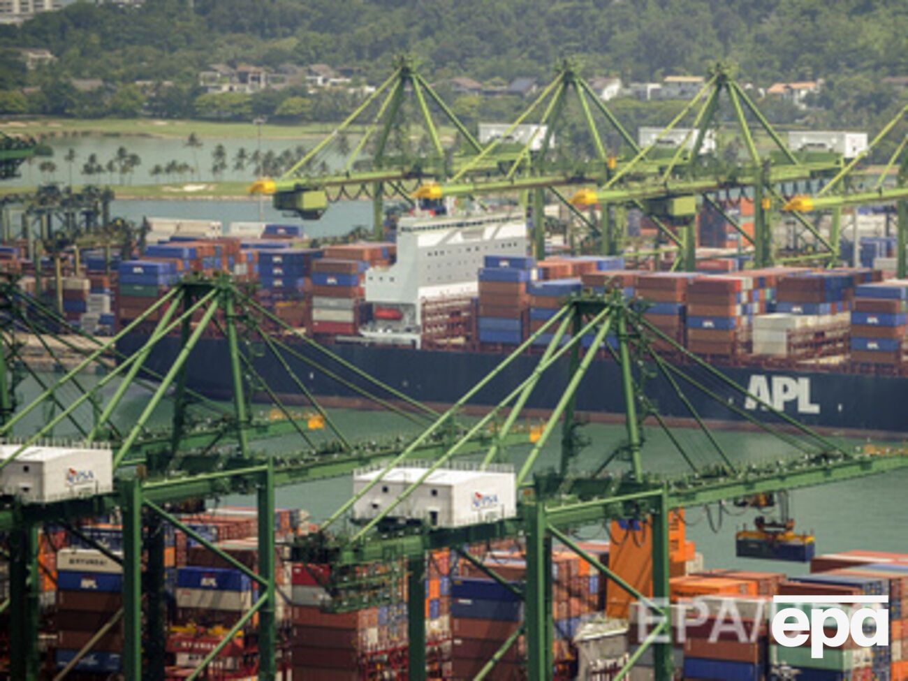 Отрицательное сальдо торговли в Украине уменьшилось с $4,8 млрд до $1,4 млрд&lt