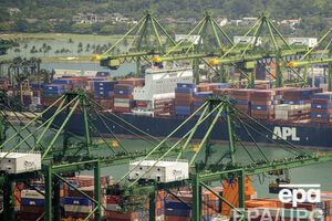 Отрицательное сальдо торговли в Украине уменьшилось с $4,8 млрд до $1,4 млрд<