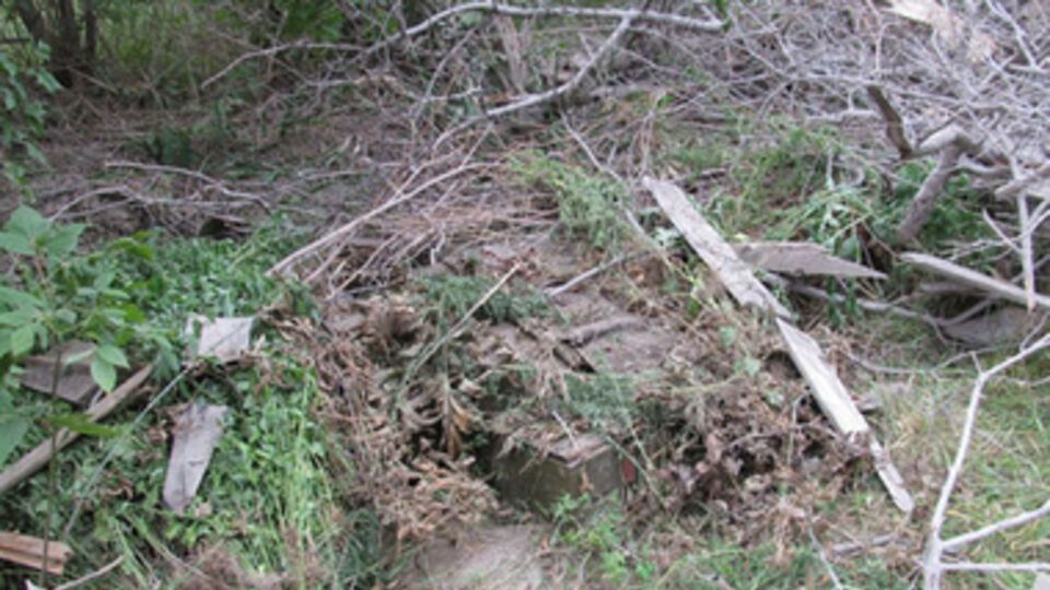 Террористы замаскировали тайник с боеприпасами