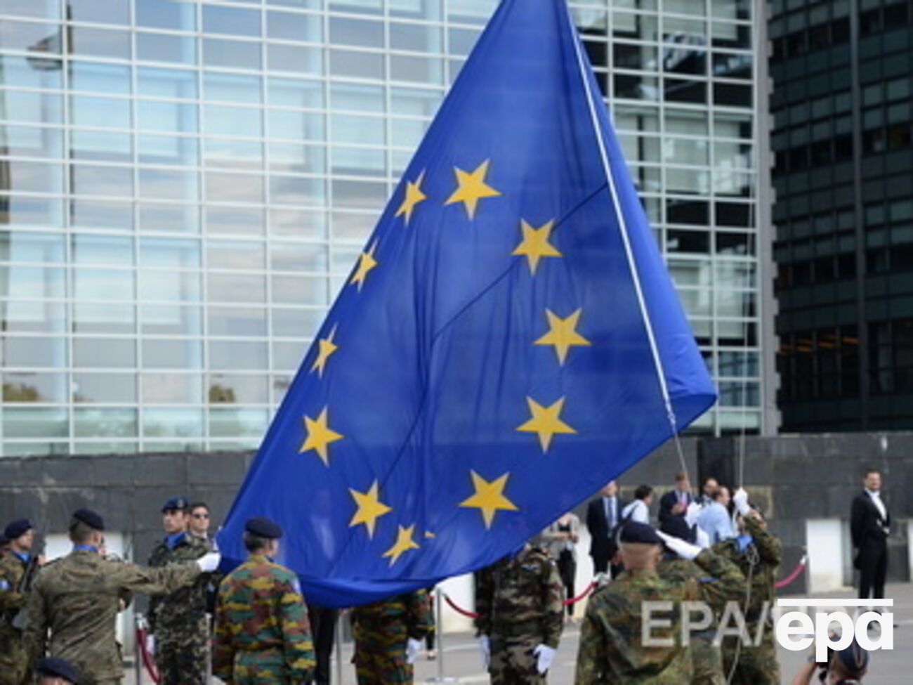 Еще 18 кампаний и 15 человек попали под действие санкций ЕС