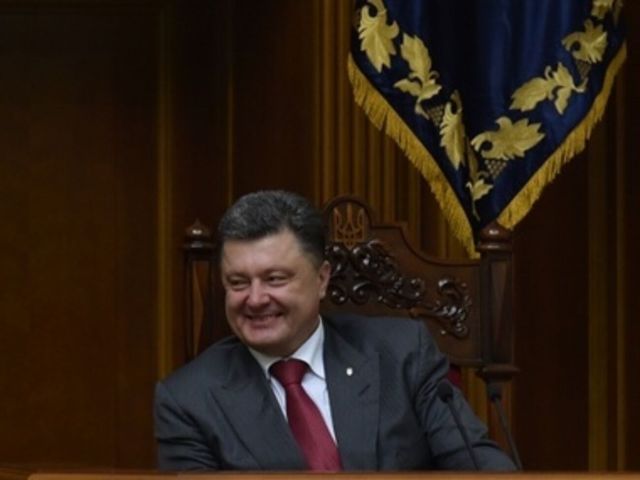 Порошенко надеется, что Яценюк останется премьером