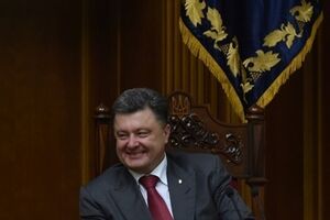 Порошенко надеется, что Яценюк останется премьером