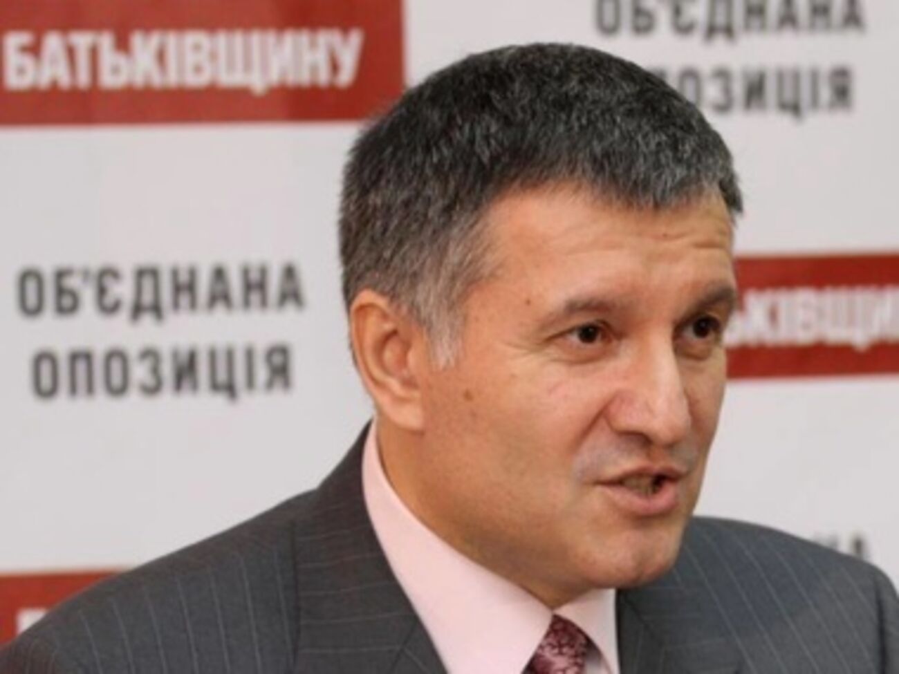 100% сотрудников донецкой и луганской милиции проходят проверки на полиграфе, заявил глава МВД.