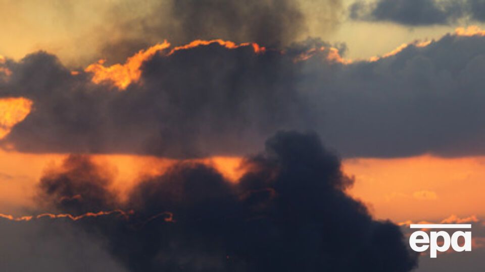 Дым от обстрела в секторе Газа 25 июля 2014