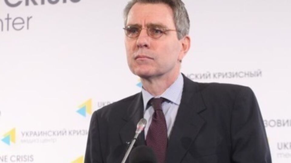 Джеффри Пайет сообщил об увеличении суммы помощи Украине.