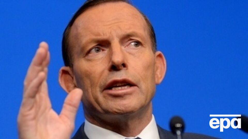 28 из 298 человек, находившихся на борту, были австралийцами, еще 8 постоянно жили в Австралии