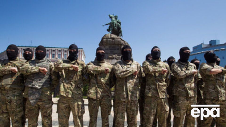 "Азов" передал задержанного боевика Службе безопасности