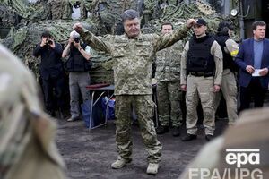 Порошенко обещает призывникам надежную броню