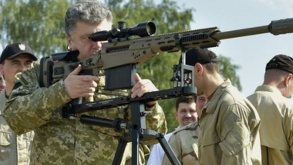 Порошенко осмотрел боевую технику и вооружение Нацгвардии. Фоторепортаж