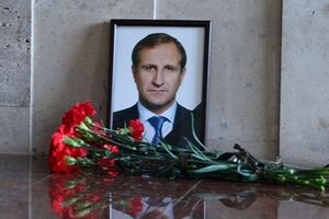 Время и место похорон Олега Бабаева определят его родители, которые едут из российского Курска