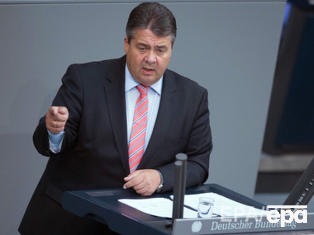 Зигмар Габриэль выступает за скорейшее введение санкций против РФ