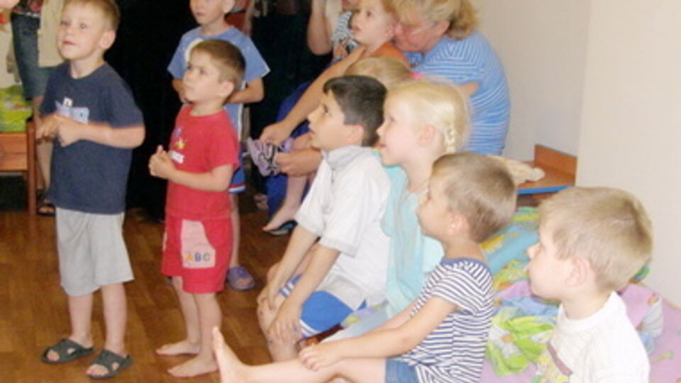 Боевики собираются вывезти детей на двух автобусах в Россию