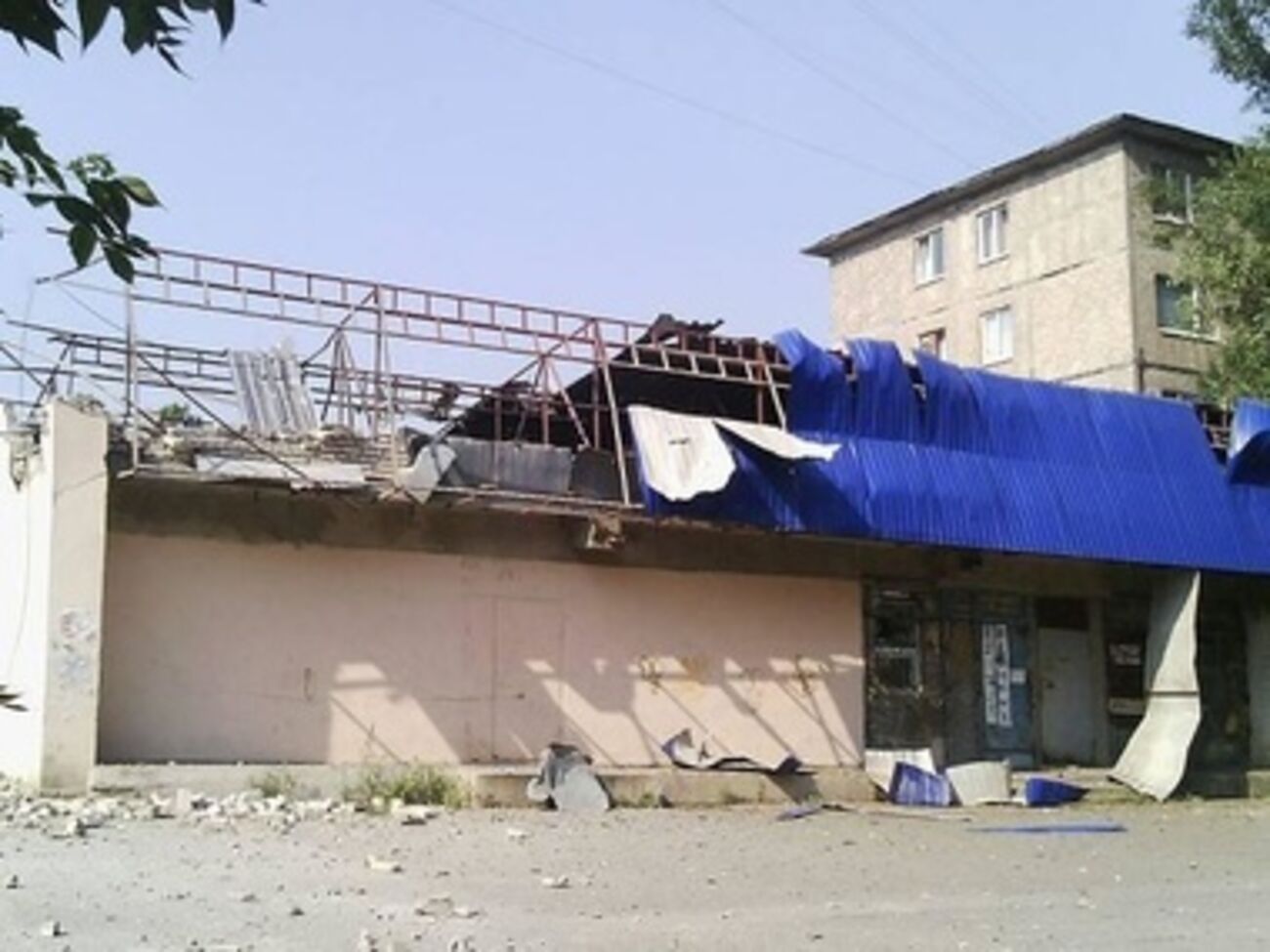 За сутки в Луганске повреждены 38 объектов