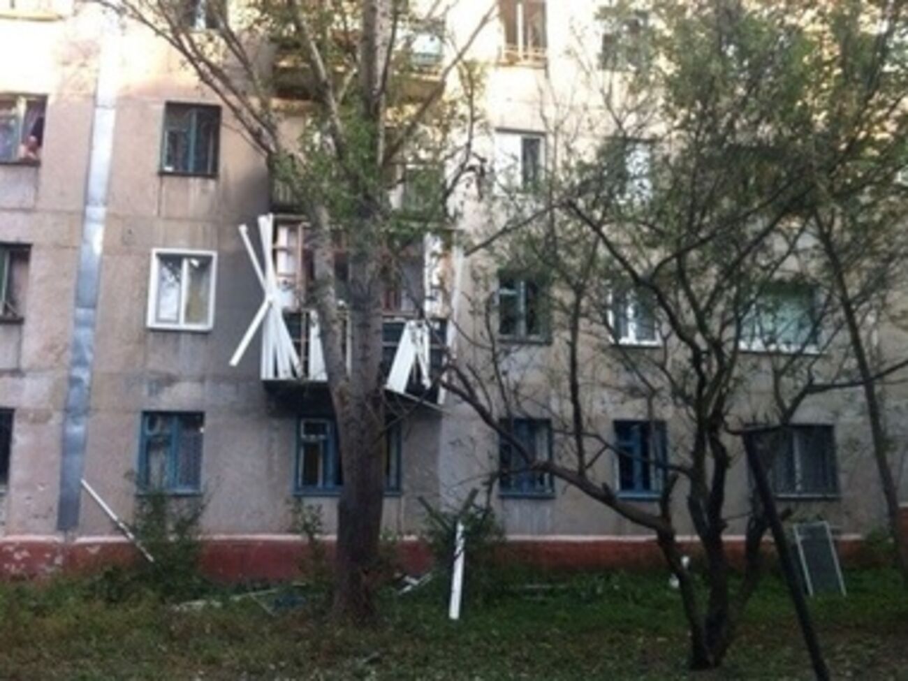 В Горловке из "Града" обстреляли жилой массив. Фоторепортаж