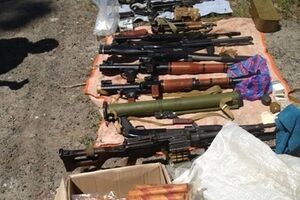 Террористы спрятали оружие перед отступлением