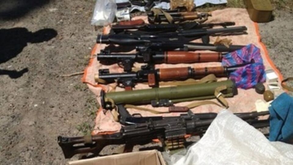 Террористы спрятали оружие перед отступлением