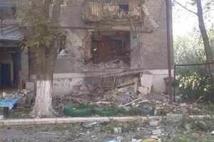 Последствия обстрела поселка Майский в Горловке