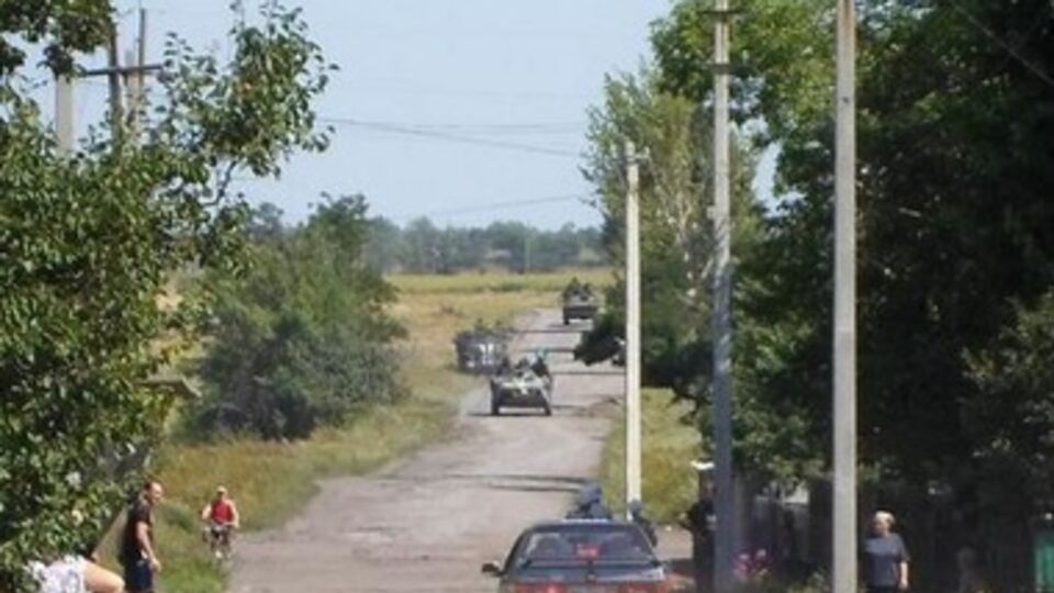 Военная техника на окраине Шахтерска