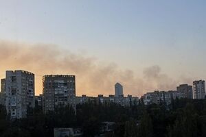 С утра в городе не прекращается стрельба