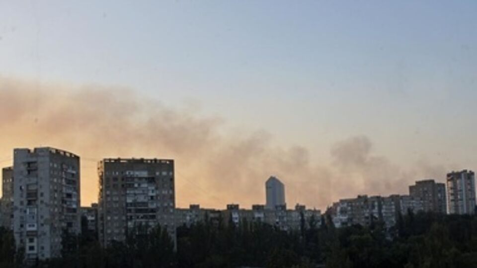 С утра в городе не прекращается стрельба