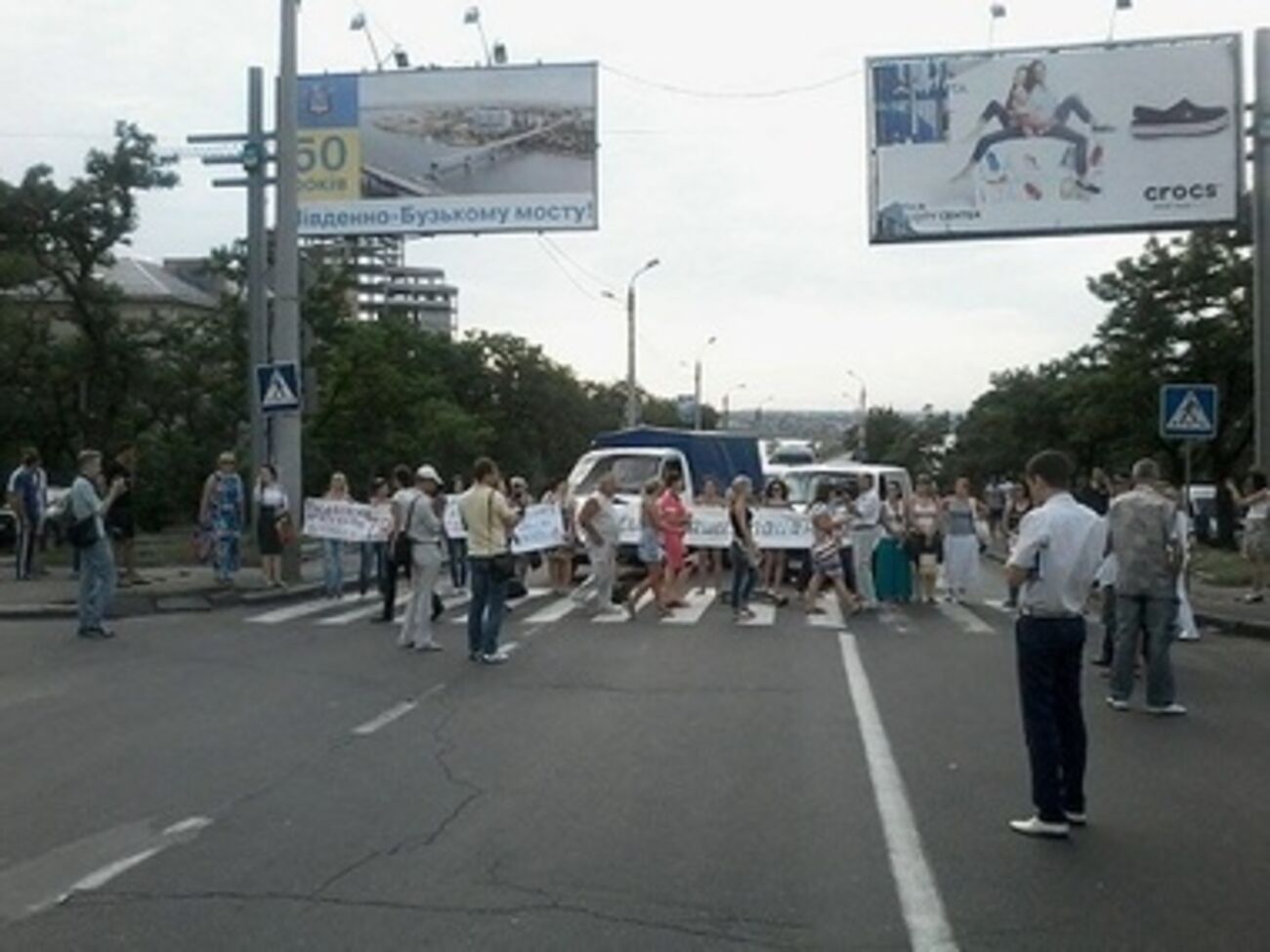 Родственники бойцов 79-й Николаевской аэромобильной бригады требуют их спасти
