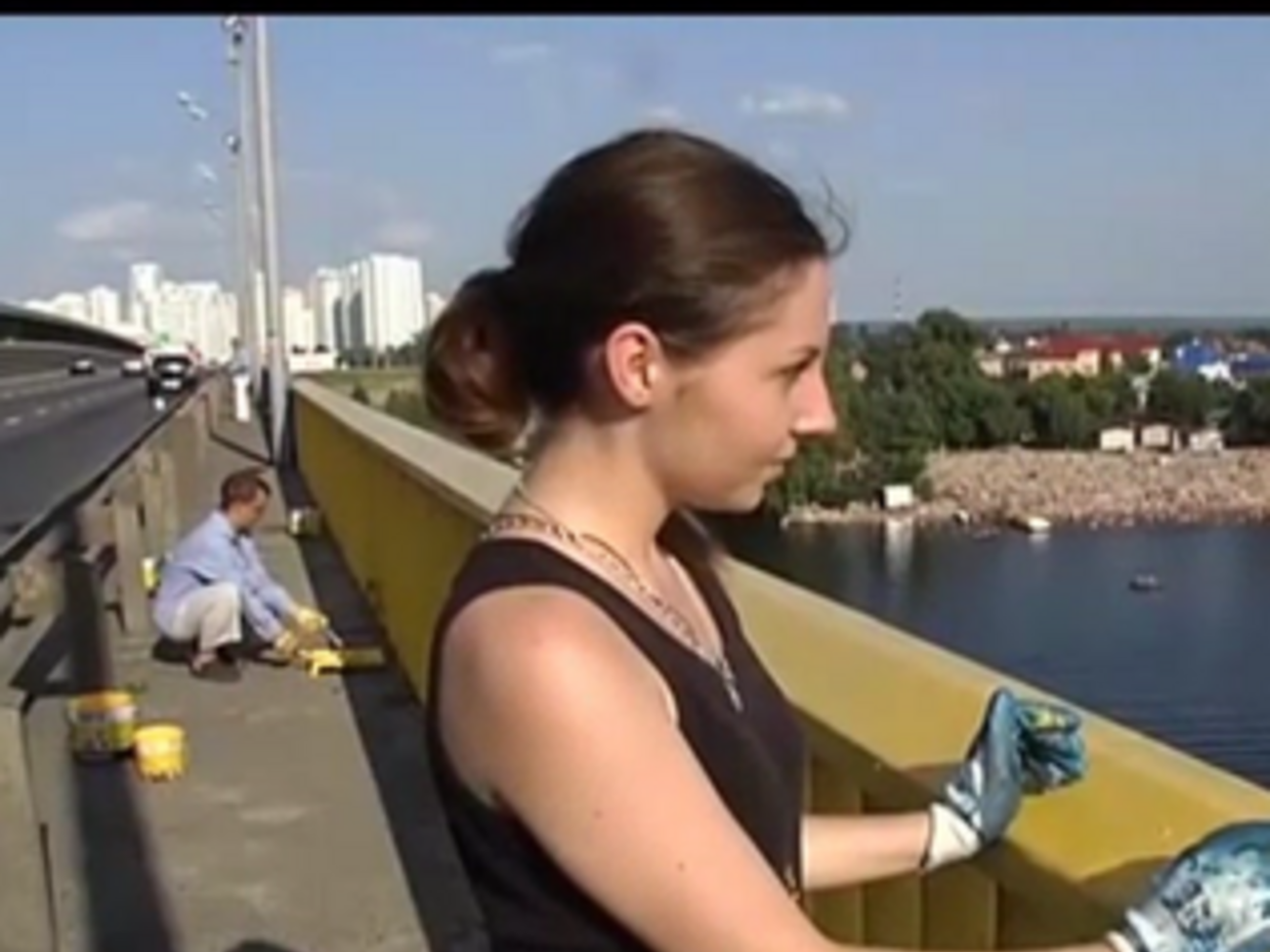 По мнению активистов, желто-синие цвета поднимут патриотических дух украинцев