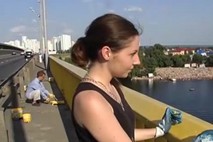По мнению активистов, желто-синие цвета поднимут патриотических дух украинцев