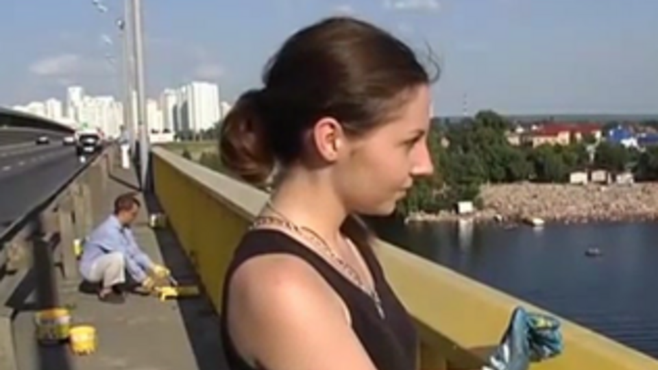 По мнению активистов, желто-синие цвета поднимут патриотических дух украинцев