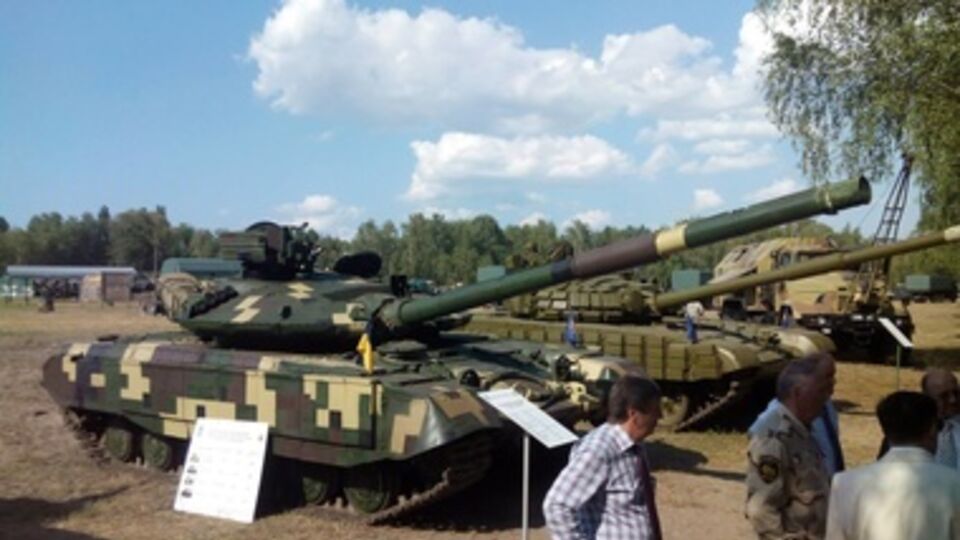 Модификация танка Т64, с усиленной броней и противокумулятивными модулями "Нож"