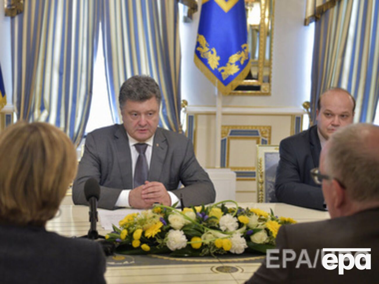 Порошенко надеется, что ВР ратифицирует соглашение о пребывании в Украине иностранной полицейской миссии