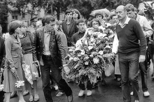 34 года назад был похоронен Высоцкий. Фоторепортаж