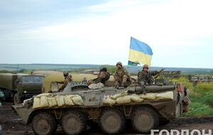 Украинские военные сохранили контроль над Саур-Могилой, заявили в СНБО