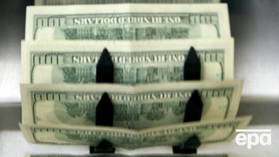 Сняты ограничения на переводы валюты за рубеж