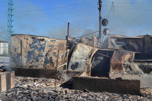 Пункт пропуска "Красная Таловка" в Луганской области после обстрела боевиков. Фоторепортаж